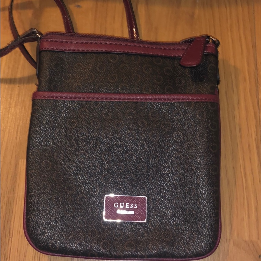 Cross body guess bag!
